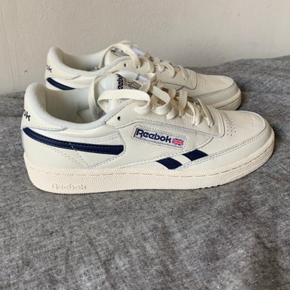NWT Reebok Revenge Plus Sneakers - Picture 6 of 6
